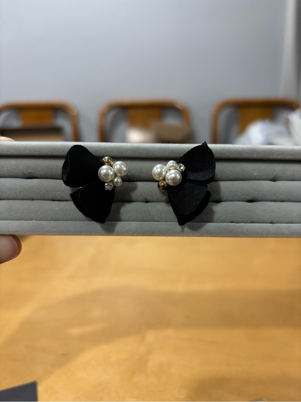 Black Petal and Pearl Screw-clip Earrings